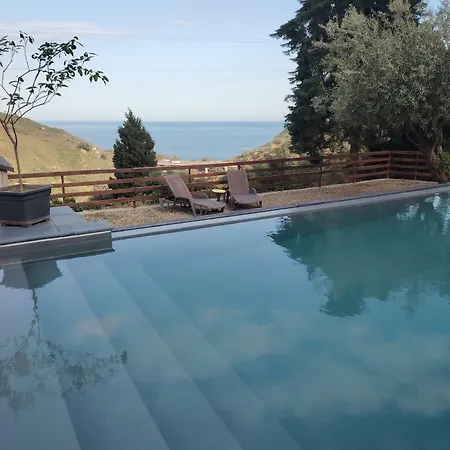 Alloggio per agriturismo Valle Lumia Letojanni